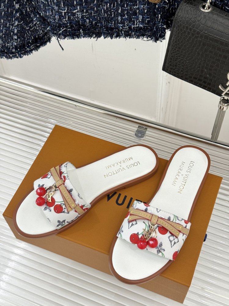 Шлепанцы женские фото 2