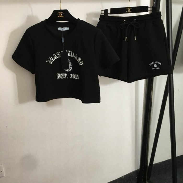 Costume female фото 2