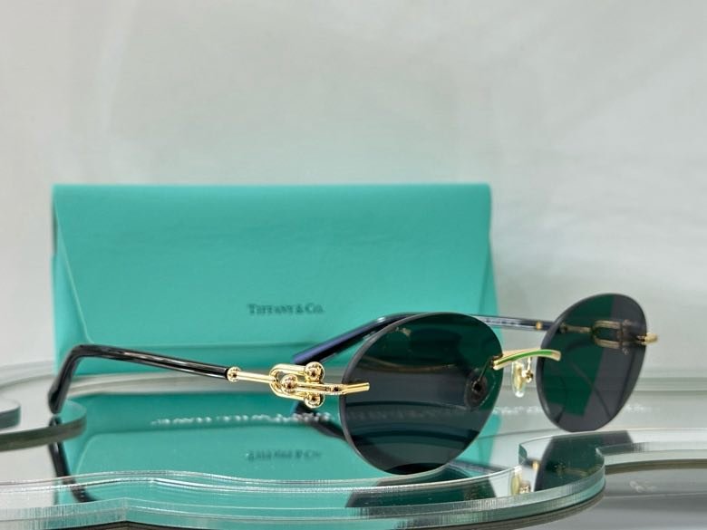 Очки солнцезащитные TF3104D