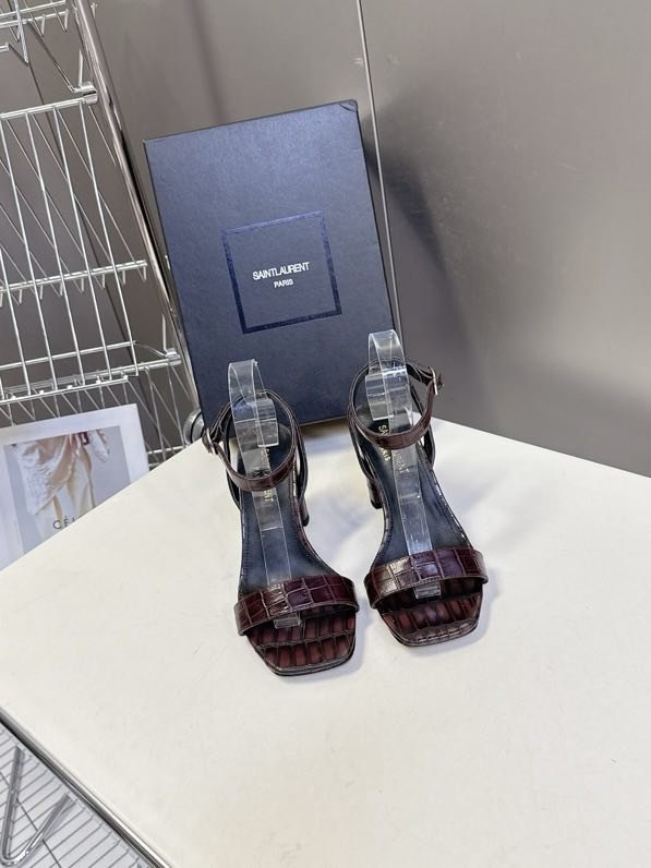 Босоножки фото 6