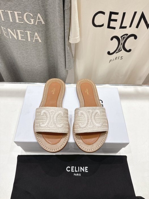 Шлепанцы женские