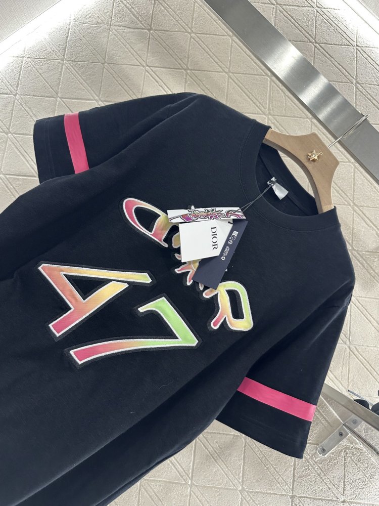 T-shirt women's фото 3