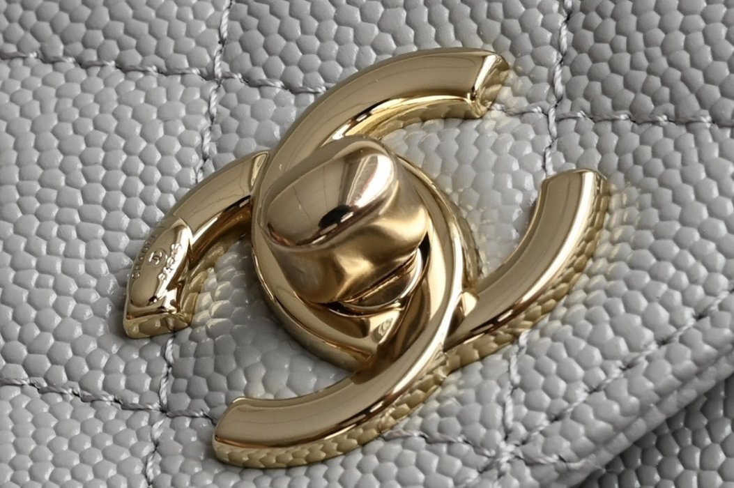 Сумка Chanel Coco Handle mini из зернистой кожи фото 6