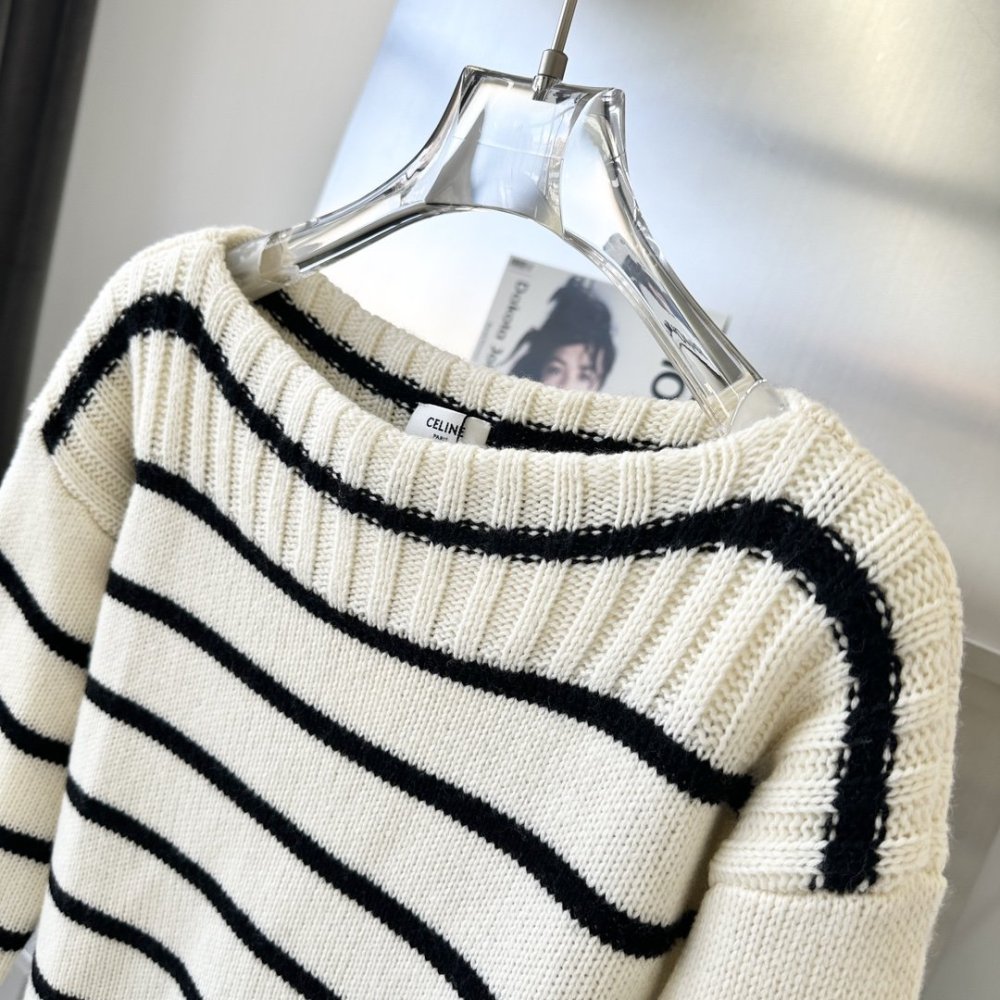 Knitted pullover at strip фото 4