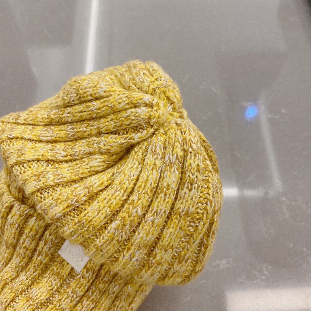Woolen knitted a cap фото 6