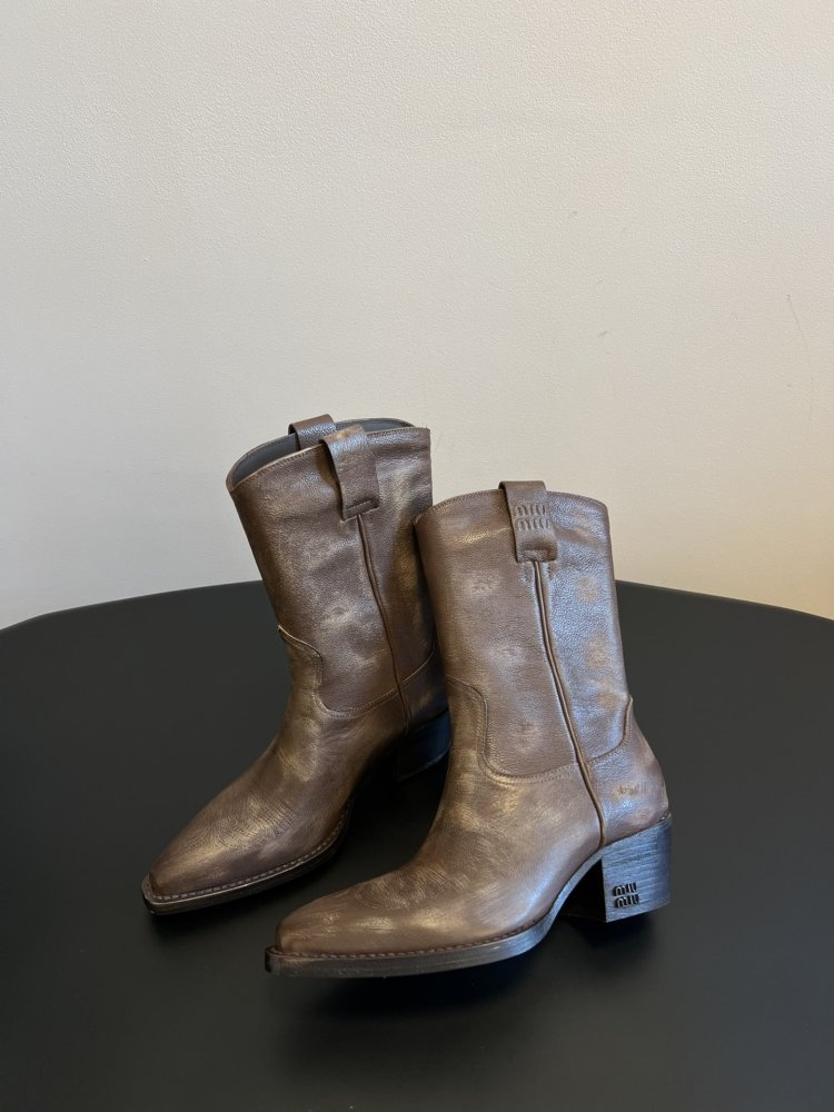 Сапоги женские фото 3