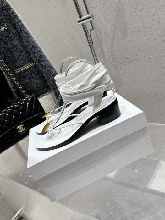 Босоножки фото 3