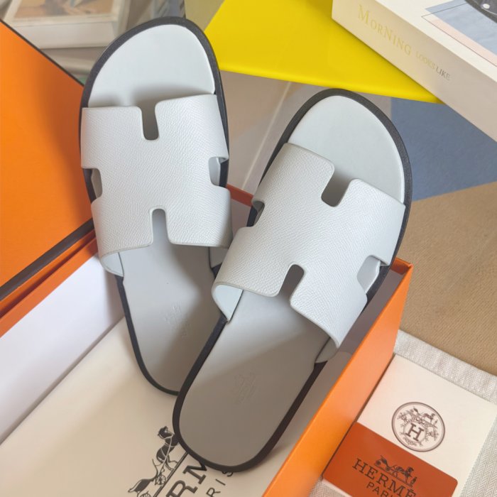 Шлепанцы женские фото 6