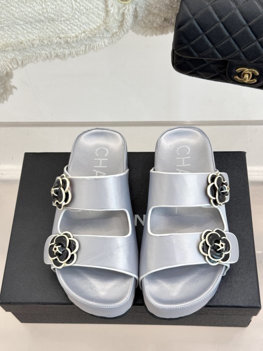 Шлепанцы фото 4