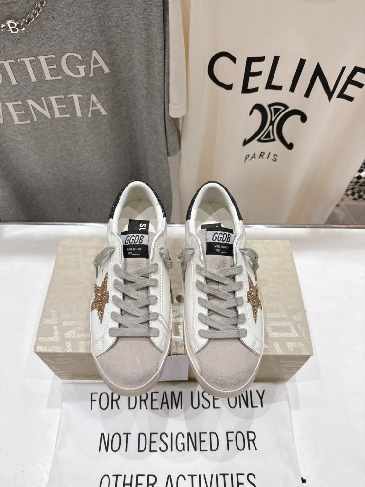 Shoes women's Golden Goose