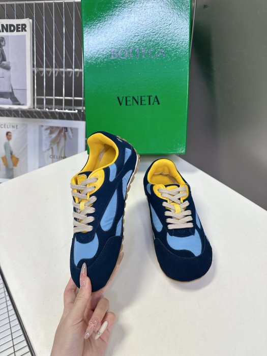 Кросівки жіночі фото 4