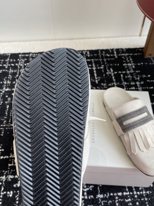 Шлепанцы фото 9