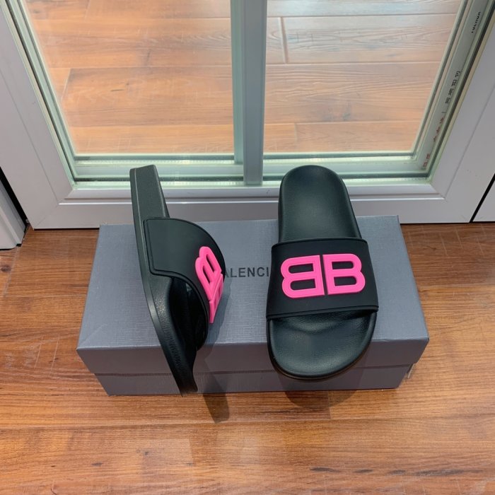 Шлепанцы фото 2