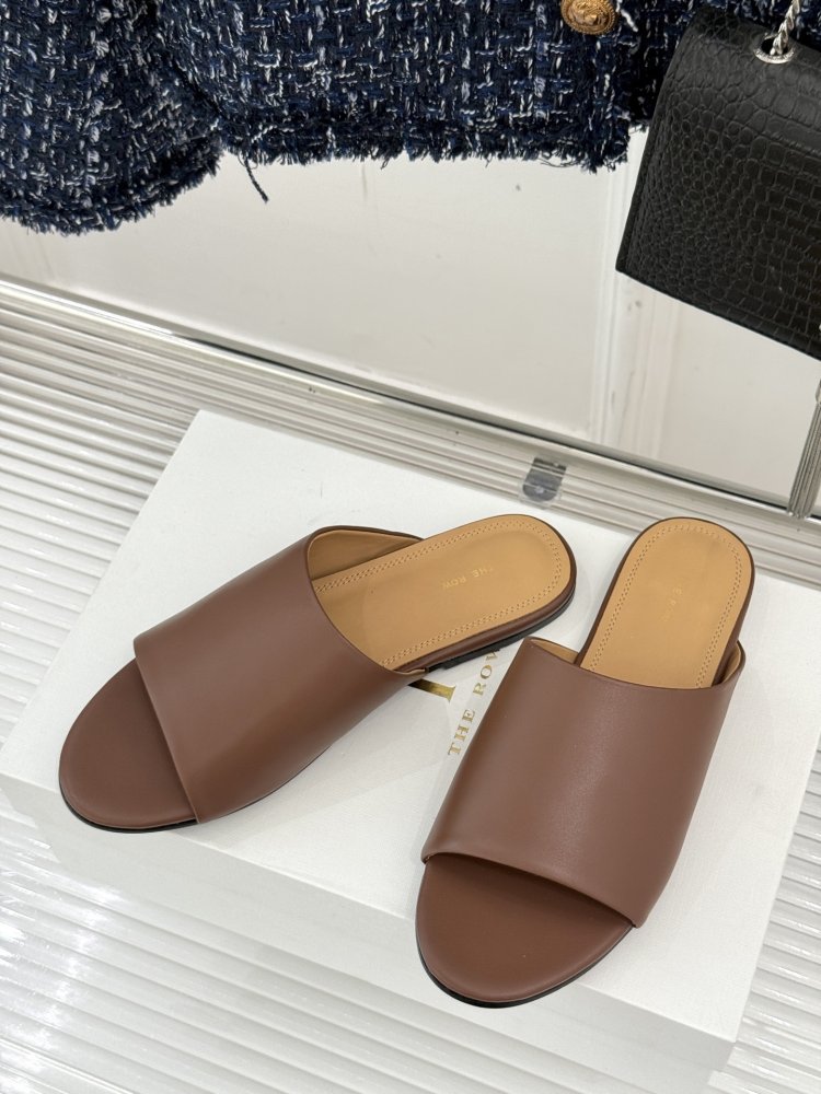 Шлепанцы женские фото 2