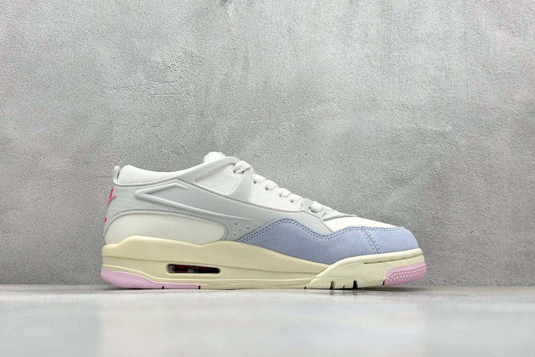 Кроссовки Nike Air Jordan 4 Retro фото 2