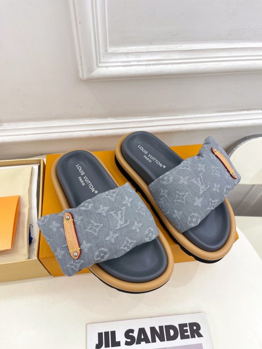 Шлепанцы фото 2