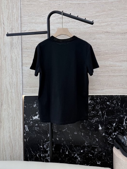 Футболка жіноча фото 2