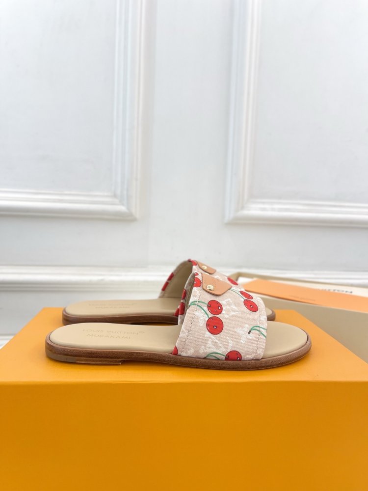 Шлепанцы женские фото 4