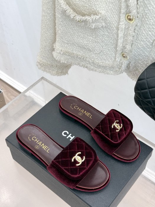 Шлепанцы фото 3