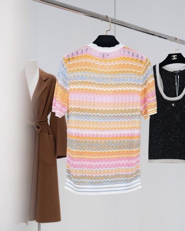 Футболка жіноча фото 9