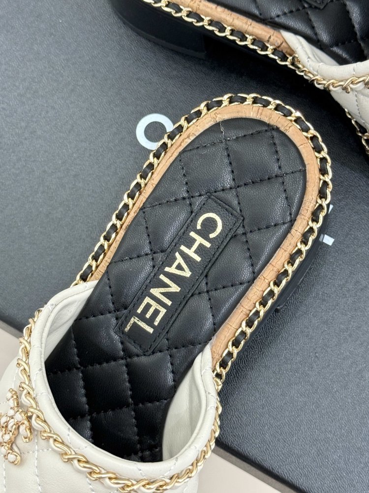 Шльопанці жіночі фото 8