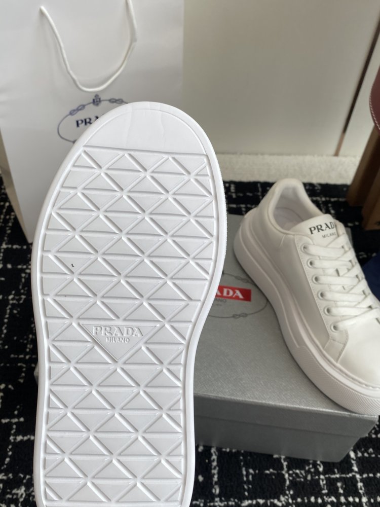 Кросівки жіночі фото 9