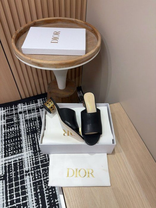 Босоножки Dior Icon на толстом