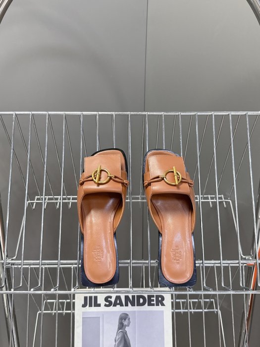 Шлепанцы фото 6