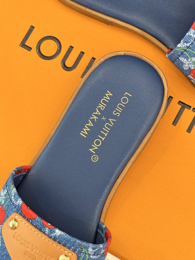 Шлепанцы женские фото 8