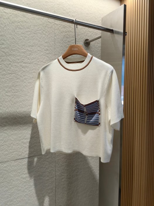 Футболка женская