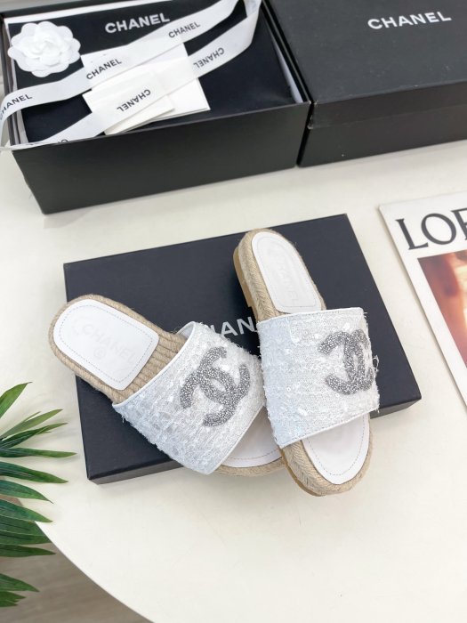 Шлепанцы женские фото 2