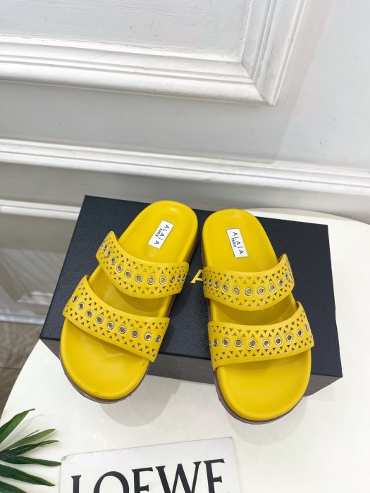 Шлепанцы женские