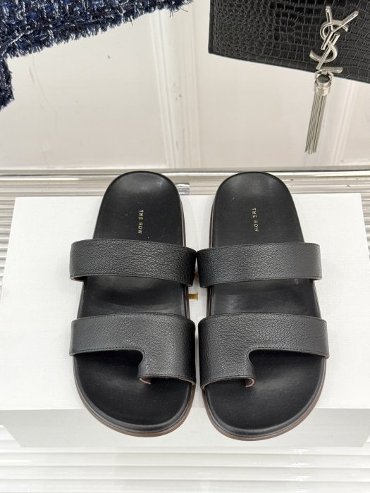 Шлепанцы фото 4