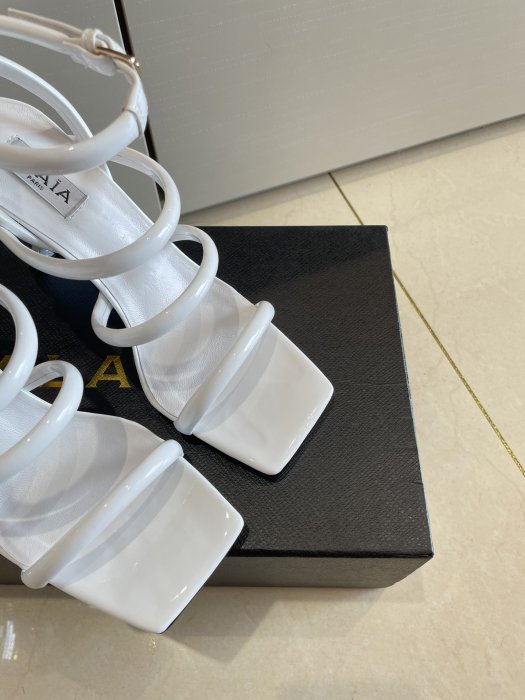 Босоножки фото 7