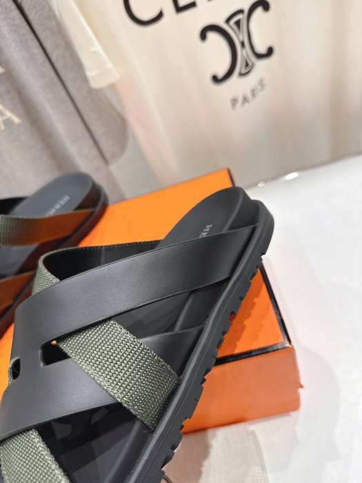 Шлепанцы женские фото 8