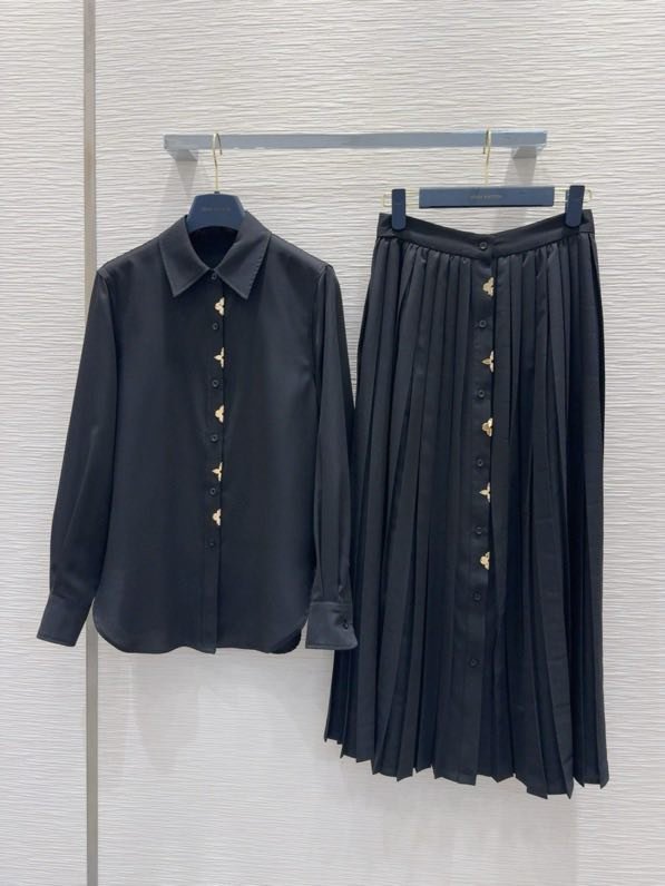 Костюм жіночий