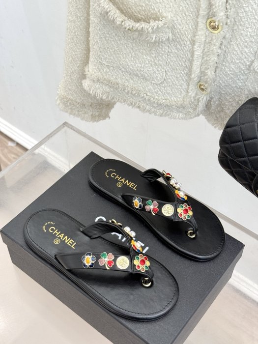 Шлепанцы фото 3