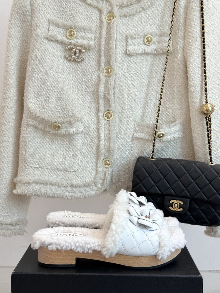 Шлепанцы женские