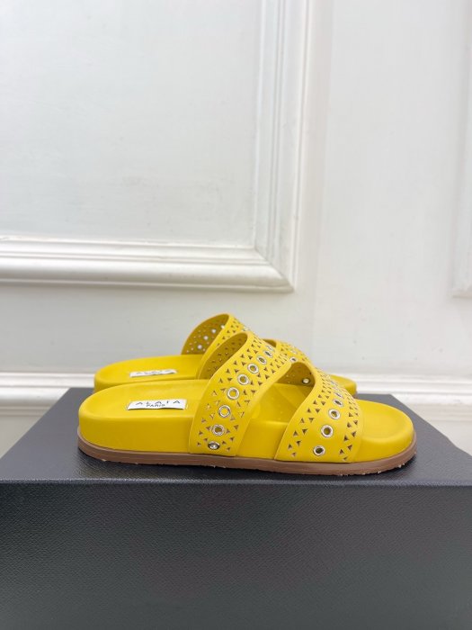 Шлепанцы женские фото 4