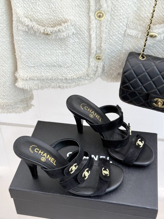 Босоножки фото 3