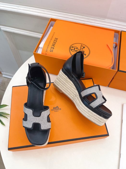 Босоножки фото 4