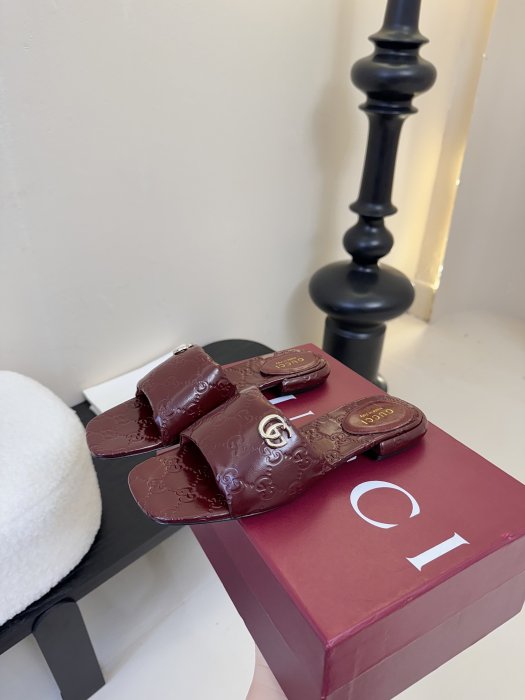 Шлепанцы фото 5