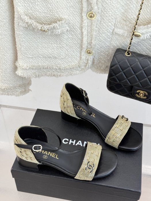 Босоножки фото 3