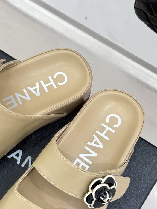 Шлепанцы фото 8