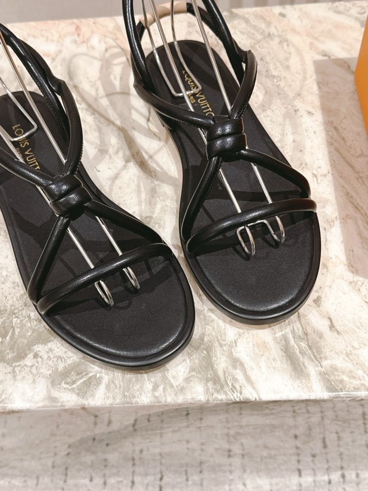 Босоніжки фото 5