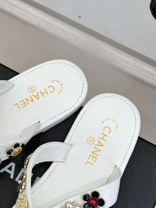 Шлепанцы фото 8