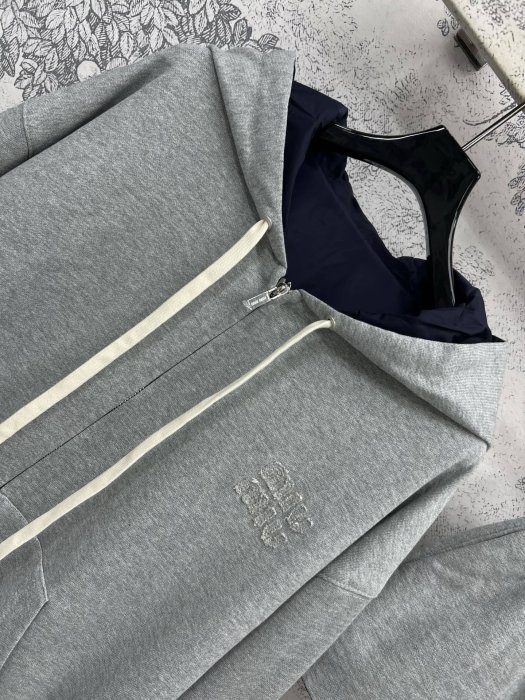 Костюм женский фото 2