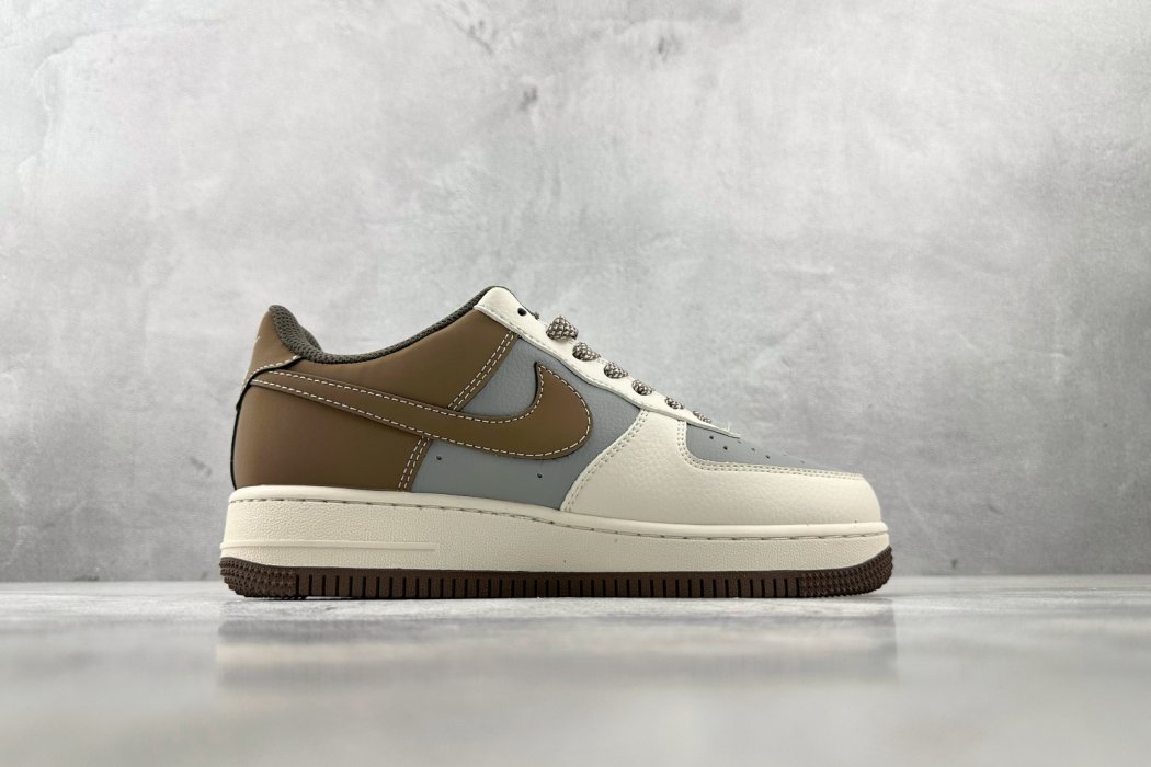 Кроссовки Nike Air Force 1 07 фото 2