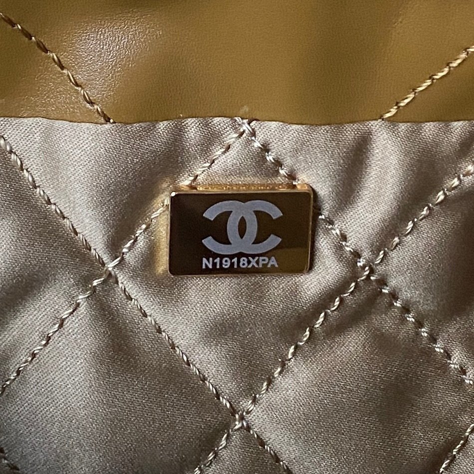 A bag CHANEL 22 фото 8