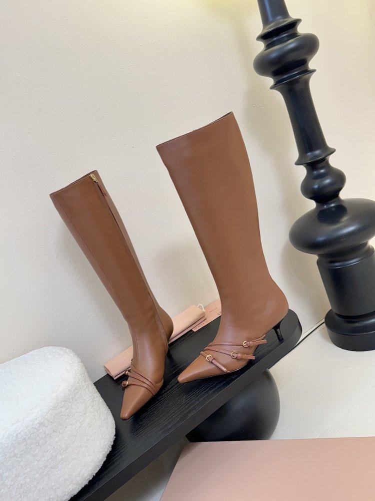 Сапоги женские фото 3